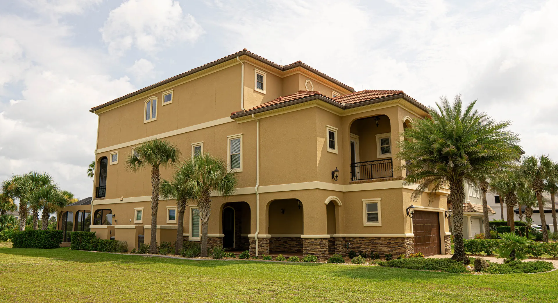 Custom estate